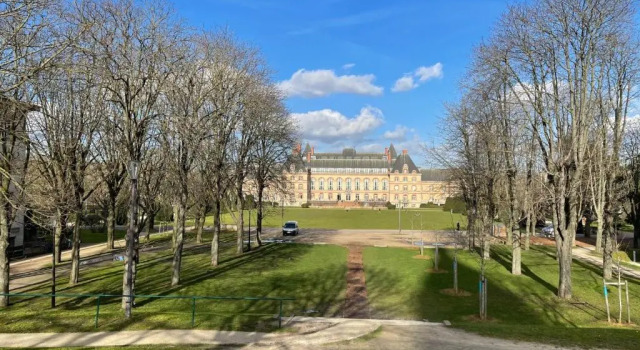Коттедж Maisonette chaleureuse à la porte de Paris