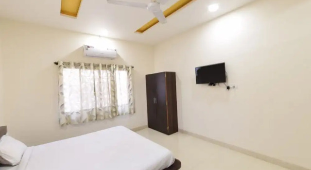 Номер Standard Hotel Radhika Inn