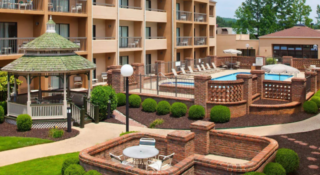 Courtyard by Marriott Huntsville University Drive