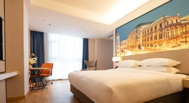 Люкс с красивым видом из окна Vienna International Hotel (Yingshan Taihe Xintiandi Branch)