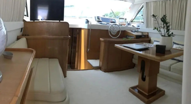 Motor yacht 45', 3 Cabins, 2 WC, Rezerwuj Hotel Hotele w Saronic Islands z parkingiem, Parking