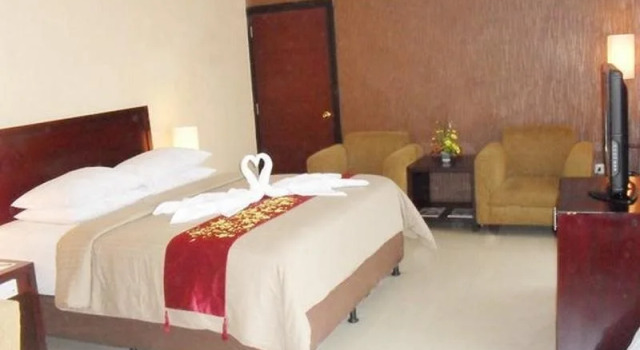 Hotel Central Manado, Book Hotel Hotels in Sulawesi with Parking, Parking