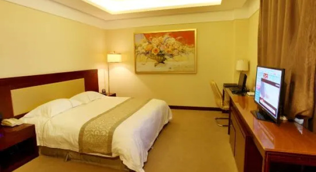 Люкс Deluxe Longhua Garden Hotel