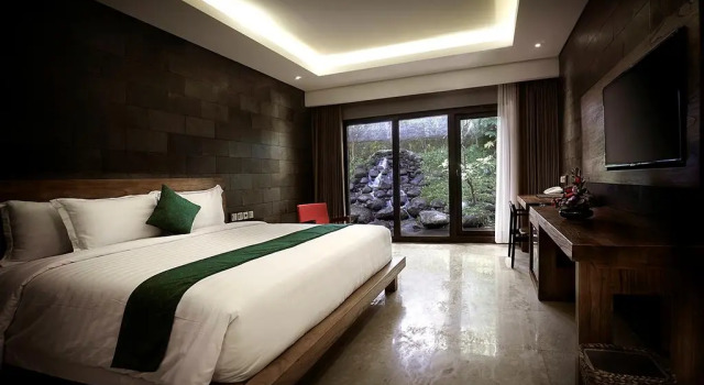 Номер Deluxe с видом на реку The Westlake Hotel & Resort Yogyakarta