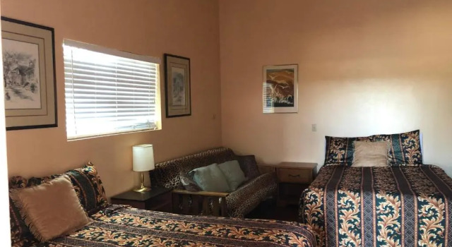 2172 main st, Забронировать Отель Отели Морро-Бэй с парковкой, рядом с Галерея ассоциации Морро-Бэй-Арт, Парковка