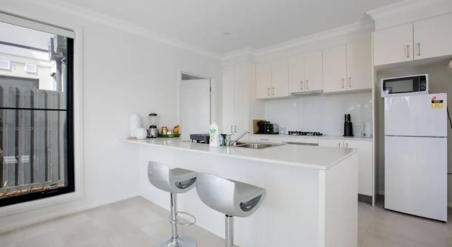 Вилла с 4 комнатами Captivating Large 4br@narre Warren