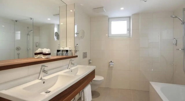 Полулюкс с балконом Hotel Krone ****S