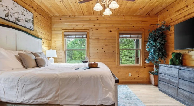 Majestic Springs Lodge by Avantstay Indoor Pool + Spa + Game Room Smoky Mtns