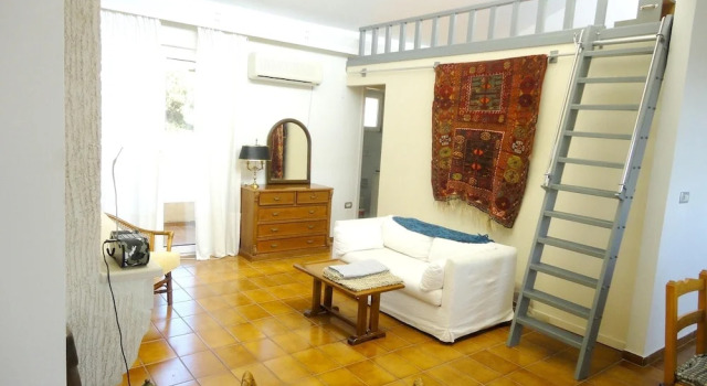House With one Bedroom in Anavissos, With Enclosed Garden and Wifi