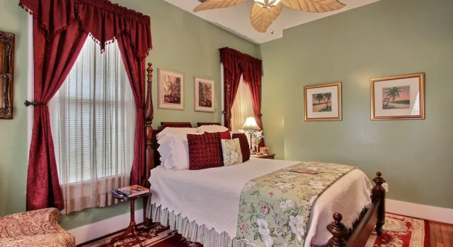 Люкс Green Palm Inn