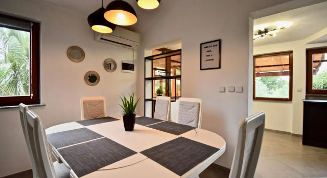 Relaxing holiday house with terrace sea view, Reserva ahora Hotel Hoteles en Pula con aparcamiento, Aparcamiento