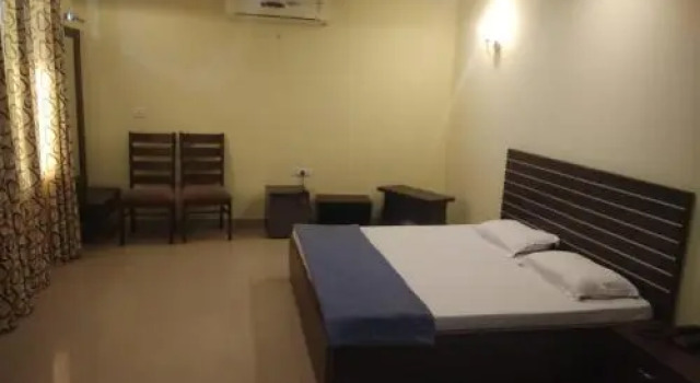 A-5 , Vijay Path,Tilak Nagar Jaipur, Забронировать Отель Джамб штат Махараштра