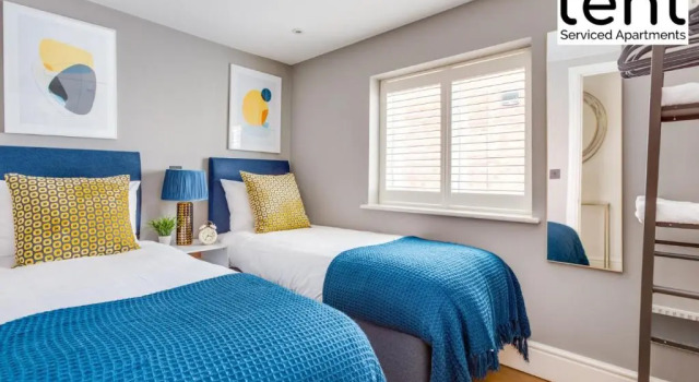 COZY 2 BED Apt Steps to town centre by Tent Serviced Apartments Egham with Free Parking and Wifi