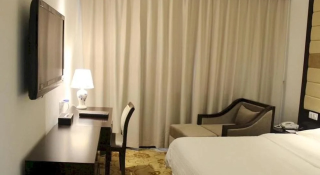 Pingmenlou Hotel (Suzhou Railway Station North Temple Tower)(平门楼宾馆(苏州火车站拙政园店)), Book Hotel Suzhou Kina, nær Beisi Pagoda