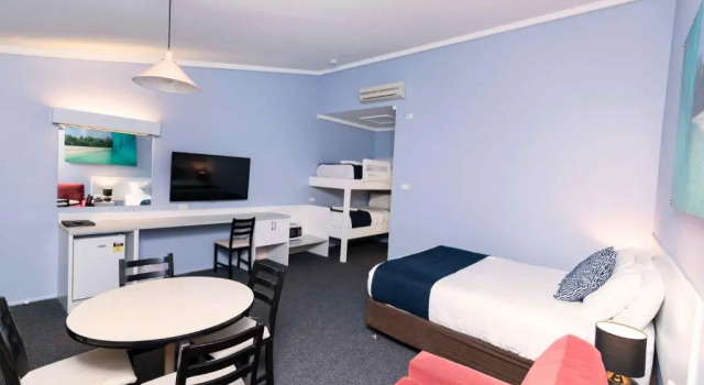 Семейный номер Standard Bay Hotel Motel