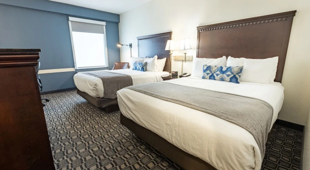 Четырёхместный номер Classic Savannah House Hotel