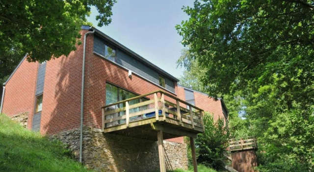 Charming Stay by the Meuse, Забронировать Отель Отели провинции Намюра с парковкой, Парковка