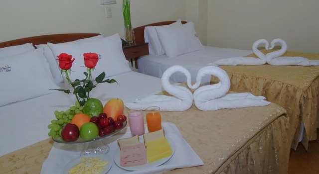 Alejandra Hotel, Забронировать Отель Отели Ламбайеке с завтраком, Завтраки