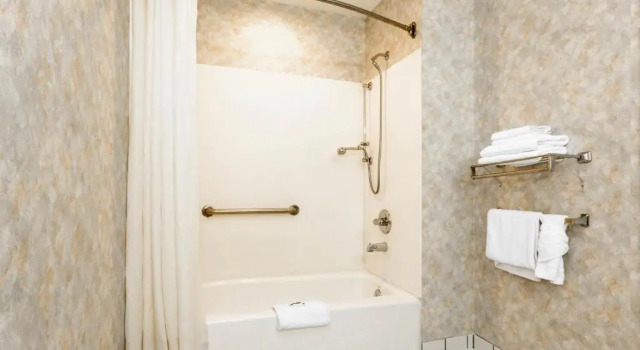 Двухместный люкс Microtel Inn & Suites by Wyndham Dry Ridge