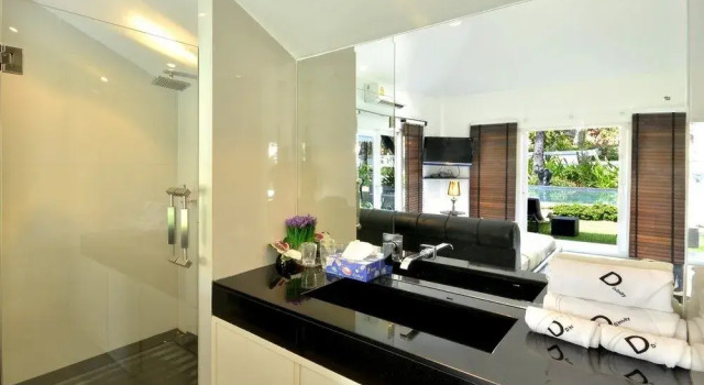 Luxury 5 Stars Beach Villa 6 Beds