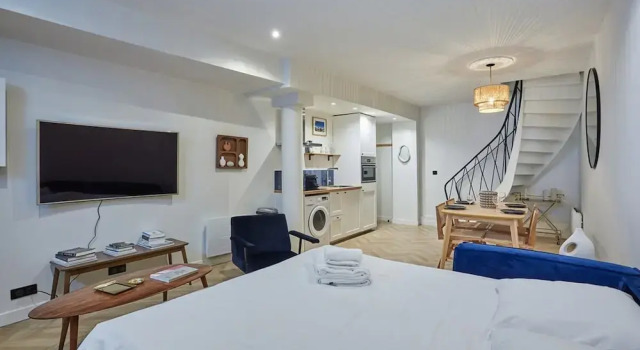 Superb Duplex Apartment Center of Paris, Забронировать Апартаменты/квартира Париж Иль-де-Франс, рядом с Станция метро Rambuteau