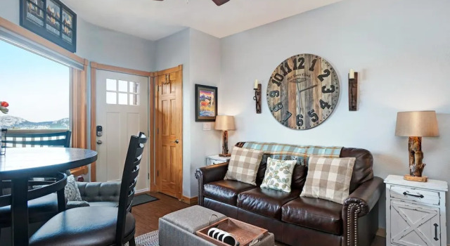Emerald Mountain 28C 1 Bedroom 1 Bathroom Condo