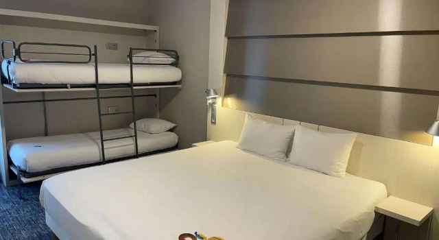 Четырёхместный номер Standard Ibis Styles Nivelles