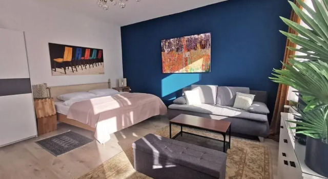Apartment Blue Palm