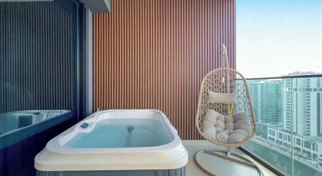 Студия Premium с балконом и с видом на канал bnbme - Trillionaire Residences - STUDIO