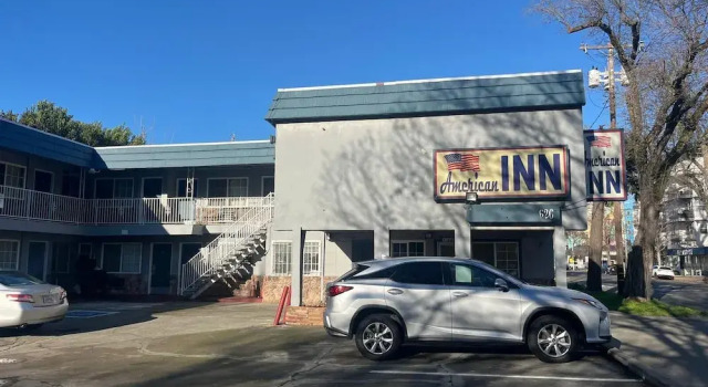 American Inn Sacramento Downtown, Забронировать Мини-отель Мотели Сакраменто, рядом с Городской музей Сакраменто, Мотель