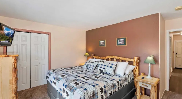 Mountain Palette by Avantstay Hot Tub, Game Room, Deck, Sweeping Views!