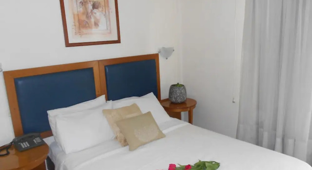 Двухместный номер с балконом Adams Hotel