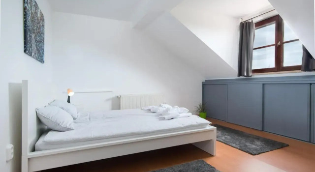 Edenrock Stairs, Book Hotel Leanyfalu Danube Bend