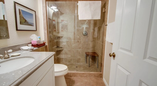 Gorgeous Ocean View Condo with Pool & Spa SURF9 by RedAwning, Book Ferieresort Solana Beach Californien