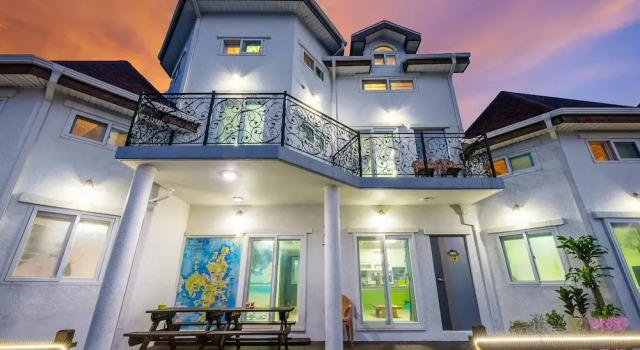 Geojerowa Pension, Забронировать Гостевой дом Отели Кодже с парковкой, Парковка