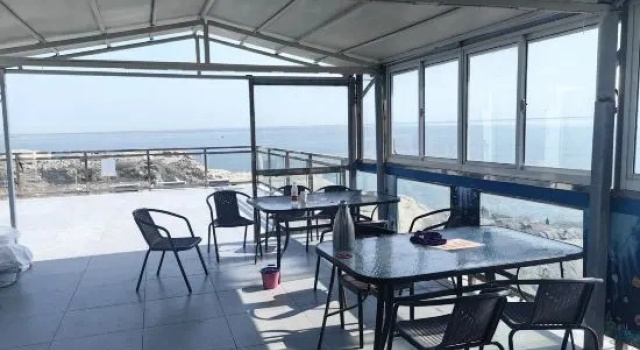 Light Luxury · Listening to the Waves by the Sea Seaview Homestay