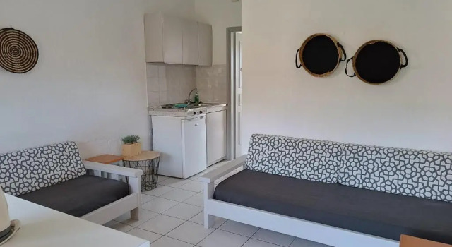 Апартаменты Emilia Apartments