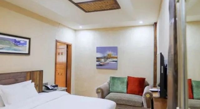 Люкс Deluxe Lazy Boy Hotel（Adin Gate Site）