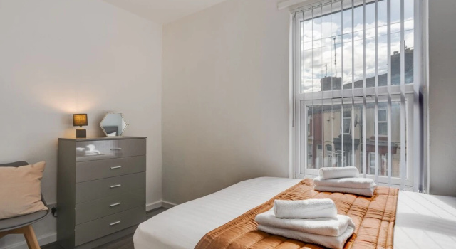 Vichy - Strathcona Suites, 3 Beds Houses in Wavertree, Varaa Lomakoti Mökit kohteessa Merseyside, Mökki
