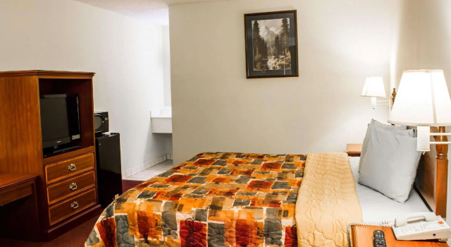 Двухместный номер Standard Econo Lodge Goldsboro Hwy 70