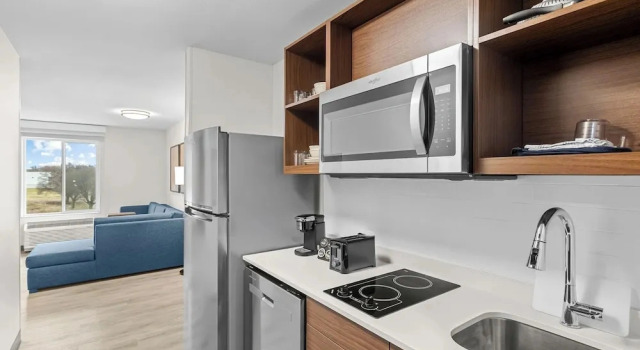 Люкс Everhome Suites Wichita Northeast by Choice Hotels