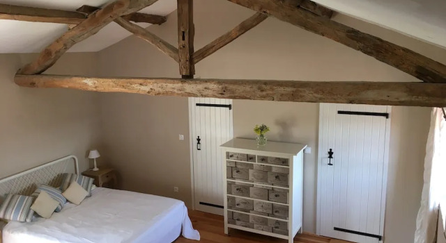Pechauzi, Rezerwuj Hotel Castelnau-de-Montmiral Tarn