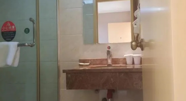 Номер Superior GreenTree Inn Shanghai Songjiang District Yanshou road Li ta Express Hotel