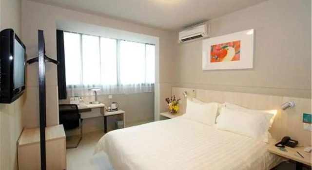 Двухместный номер Superior Jinjiang Inn Qingdao Zhongshan Rd