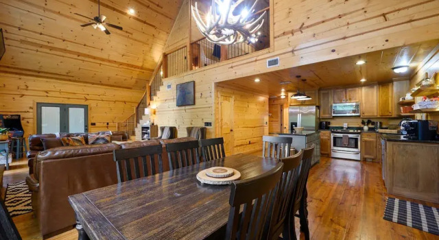 Summer Moon Lodge - For 8ppl, Prenota Casa vacanze Hochatown Oklahoma