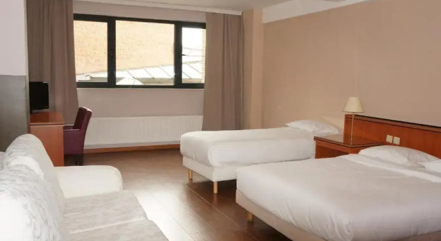 Трёхместный номер Standard Escale Hotel