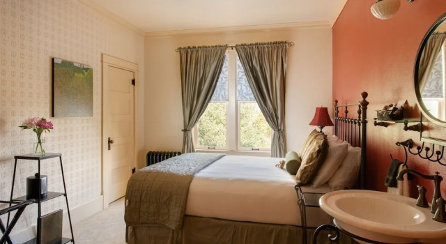 Номер Classic Chamberlin Inn