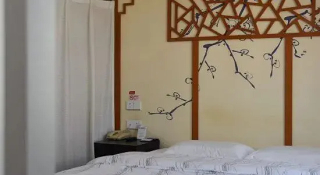 Люкс Deluxe City Garden Hotel (Wuzhou Road, Jiaozhou)