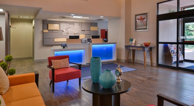 Holiday Inn Express & Suites Austin North Central by IHG, Забронировать Отель Остин Greater Austin, рядом с Daughters of the Republic of Texas Museum