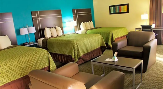 Четырёхместный номер Standard Best Western Inn Of Nacogdoches